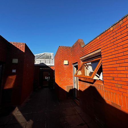 Two-Bedroom Flat Close To Uni & Shopping Center With Free Parking Coventry Zewnętrze zdjęcie